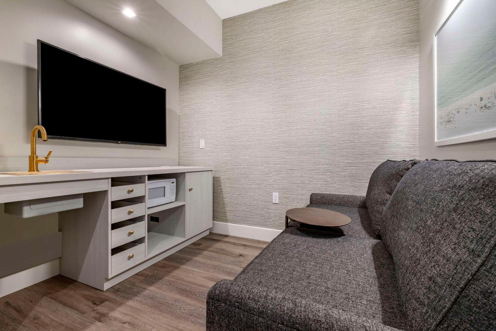 Cambria - Malibu 4* Calabasas