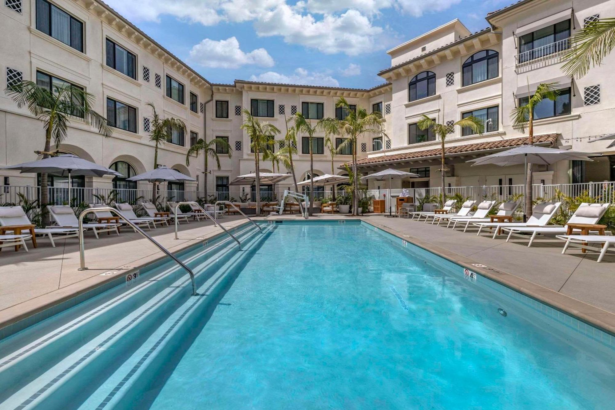 Cambria - Malibu Hotel 4*